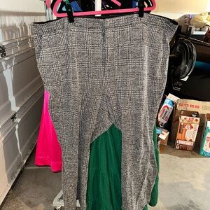 Studio By Torrid Gray Plaid Pants 30 Short